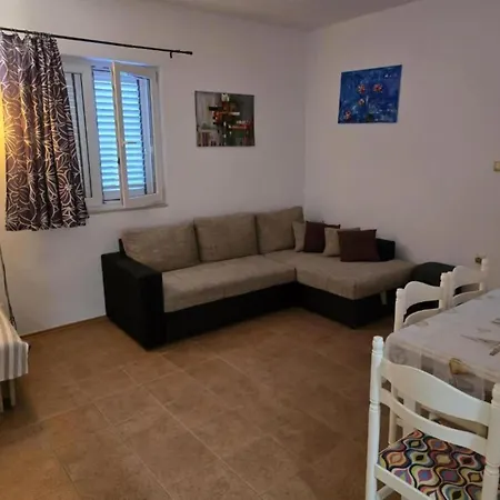 Gogi - Two Bedroom A4 *