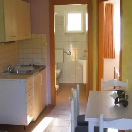 Διαμέρισμα Gogi - Two Bedroom A4 Τρογκίρ