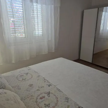 Διαμέρισμα Gogi - Two Bedroom A4 Τρογκίρ