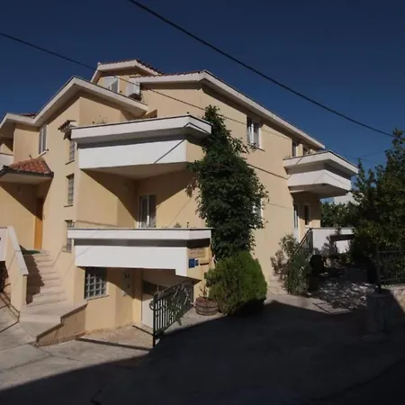 Gogi - Two Bedroom A4 * Τρογκίρ
